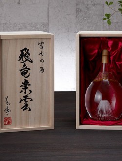 후지산 비룡승운(비료우죠우운) (900미리) 富士の酒 飛竜乗雲　純米大吟醸
